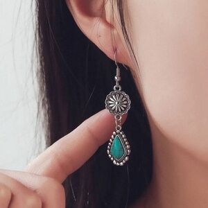 *ULA* Silver x Turquoise Boho Fashion Dangle Earrings